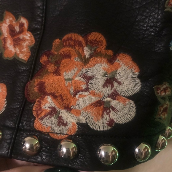 VINTAGE embroidered and studded leather skirt - Picture 3 of 4